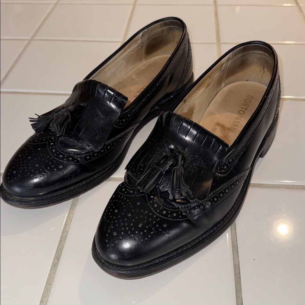 Bostonian Black Tassels 9 1/2 D/B leather Shoe 🐈⬛